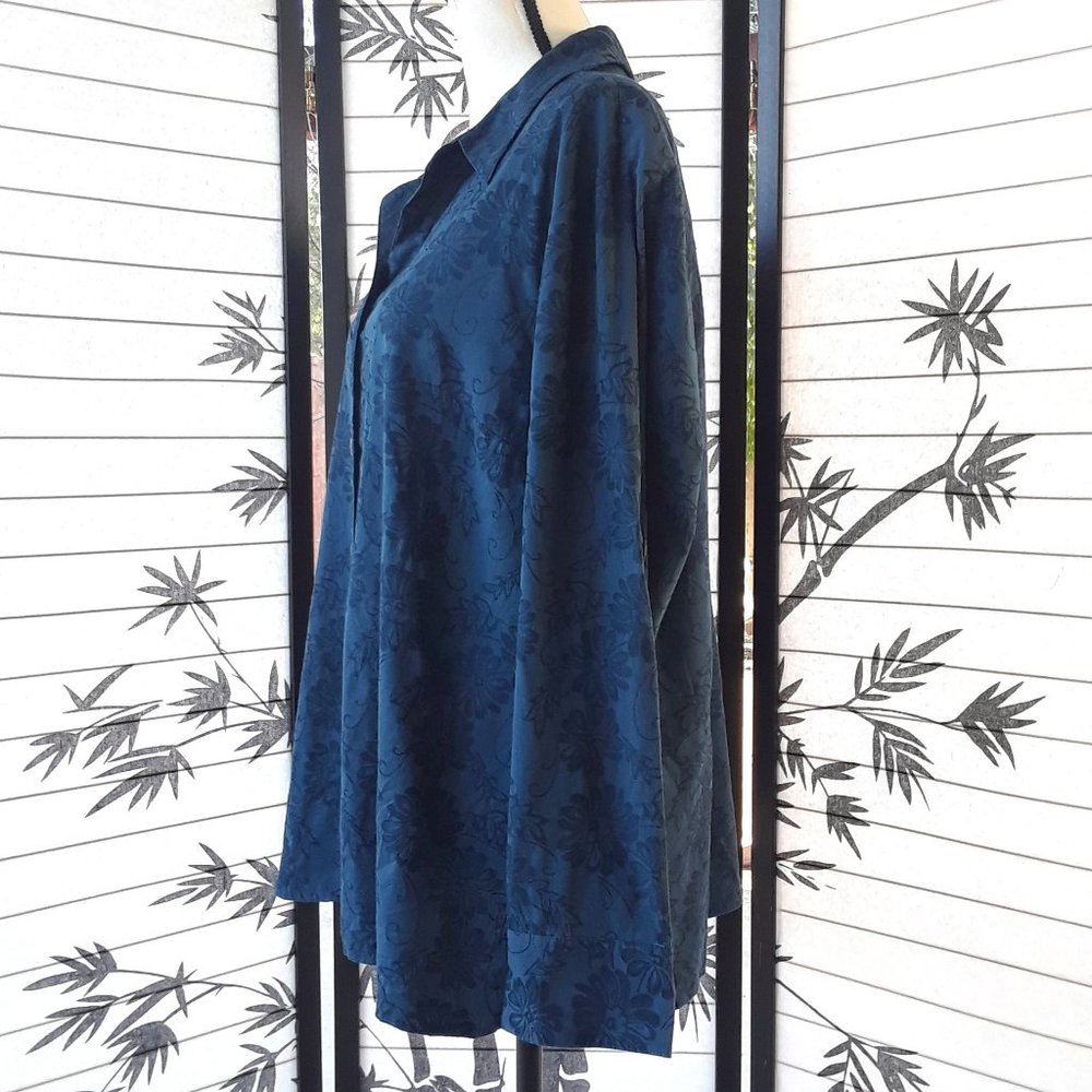 Croft & Barrow Blue Long Sleeved V Neck Shirt - Picture 6 of 15